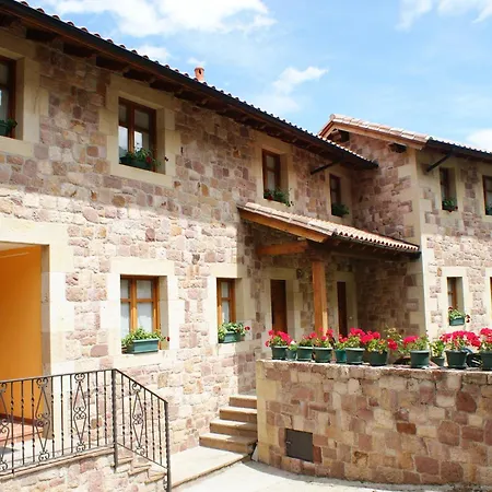 Viviendas Rurales El Canton Cucayo