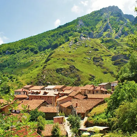 Viviendas Rurales El Canton * Cucayo